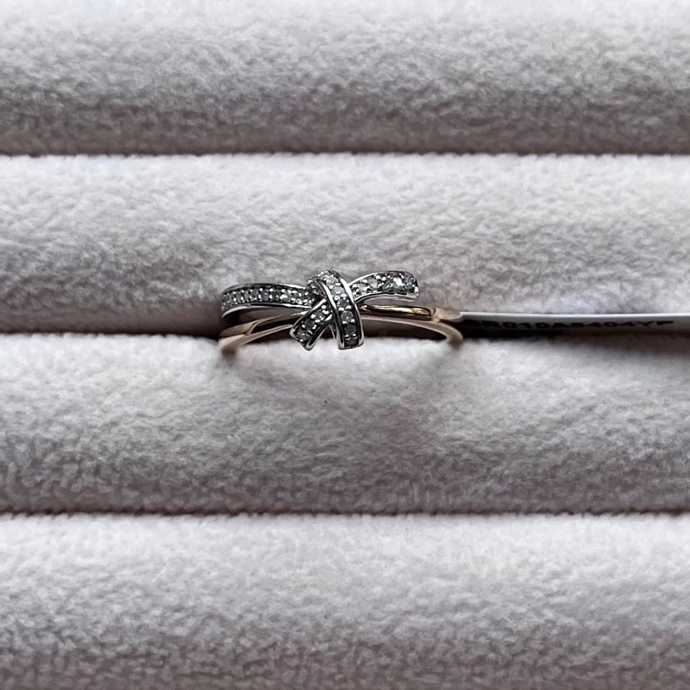 R040 | Natural Diamond Bow Mixed Metal Ring - Picture 3 of 8